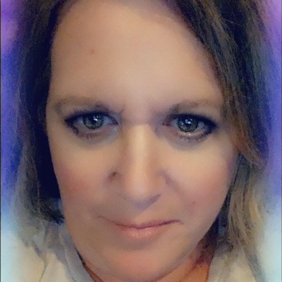 Meet your Posher, Caryn - Picture 3 of 3